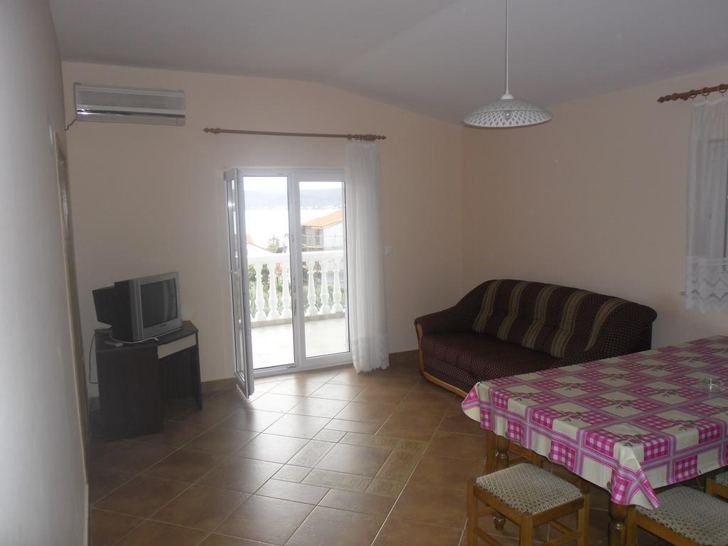 Apartments Golubic Sveti Petar  Phòng bức ảnh